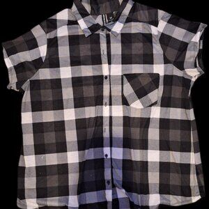 KRISTIN NICOLE 3X BLACK WHITE PLAID TOP BUTTON FRONT SHORT SLEEVE
